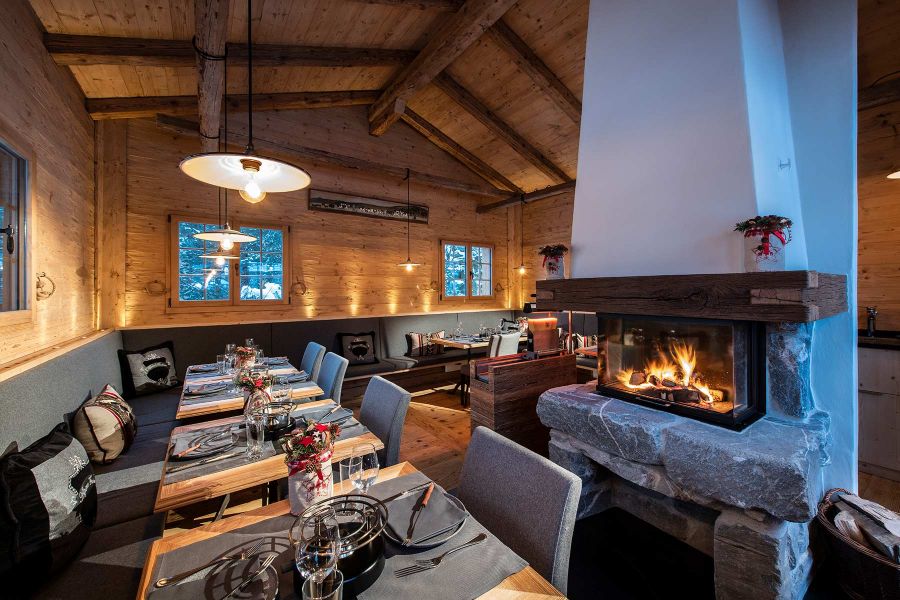 gem&uuml;tliche Kaesestube im Golfhotel