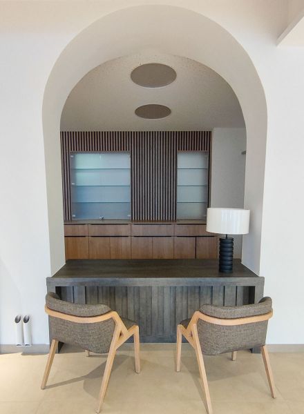 Ausstattung des Empfangsbereichs in der Asklepios Klinik Schaufling