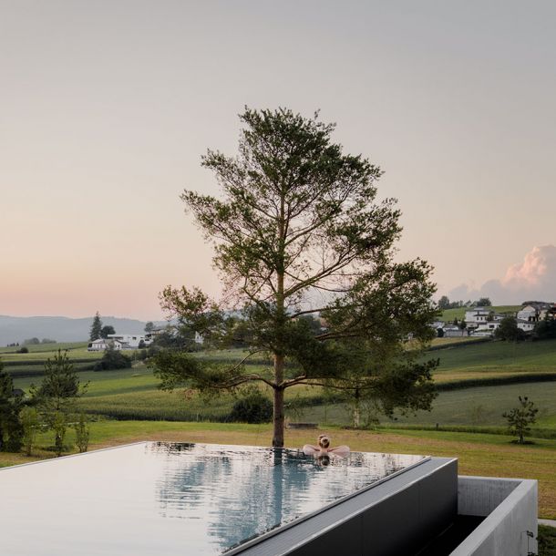 Hotelbau Wellnesshotel Pool