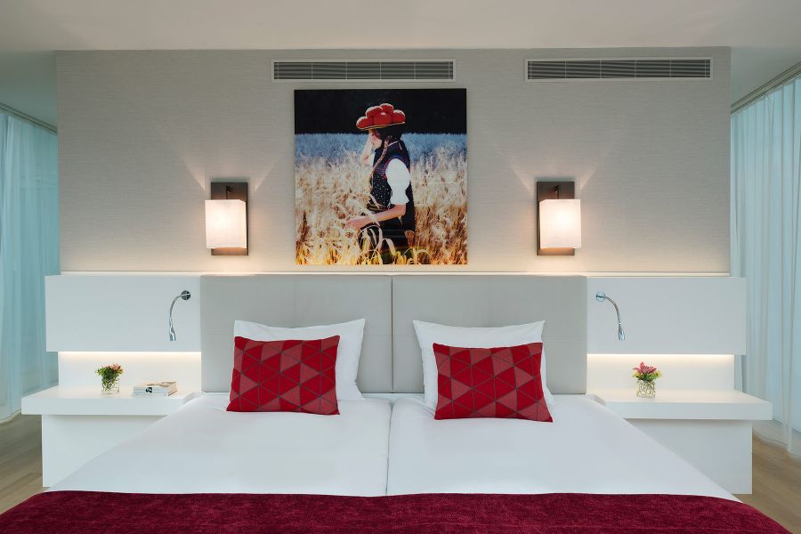 Helles Hotelzimmer im Hotel Astoria in Luzern