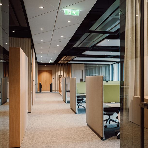 Fertige B&uuml;rogestaltung mit Innenarchitektur und Ausstattung und Technischer Office Planung