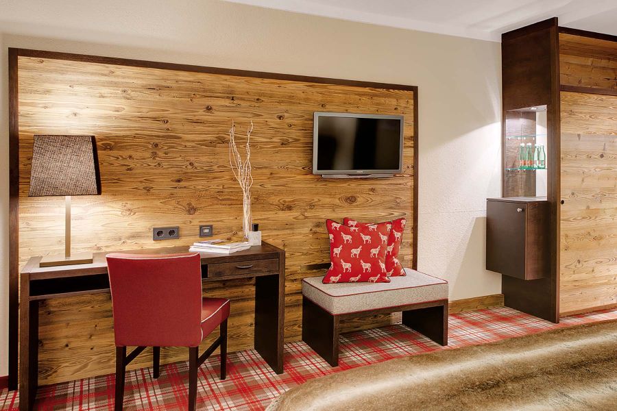 Ansicht Schreibtisch im Sporthotel Lamark in Hochfügen