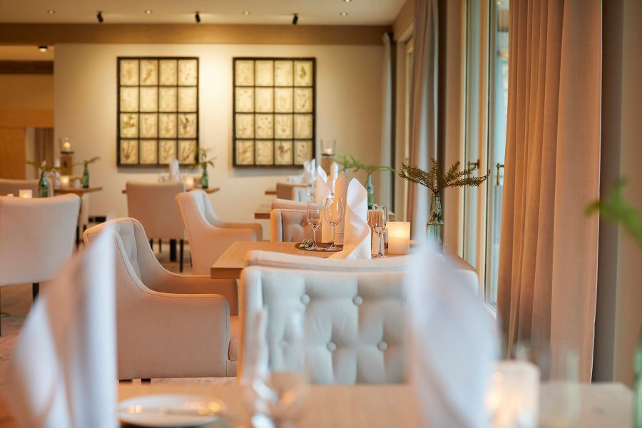 einladende Atmosph&auml;re im Hotelrestaurant 