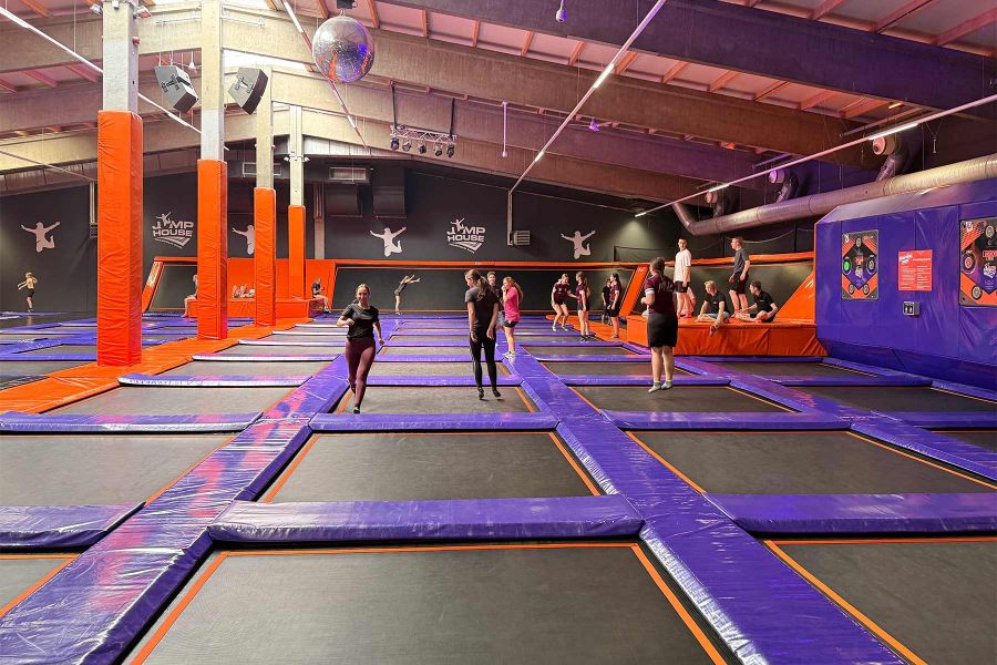 Appia-Team in Trampolinhalle Jump House München