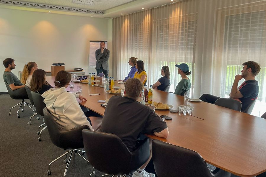 TH Rosenheim im Besprechungsraum Appia zur Firmenvorstellung