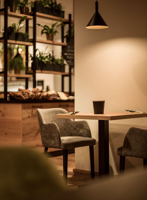 Restaurant-Möblierung geplant von APPIA